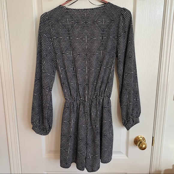 M Boutique Romper Black/White - Small - Picture 4 of 8